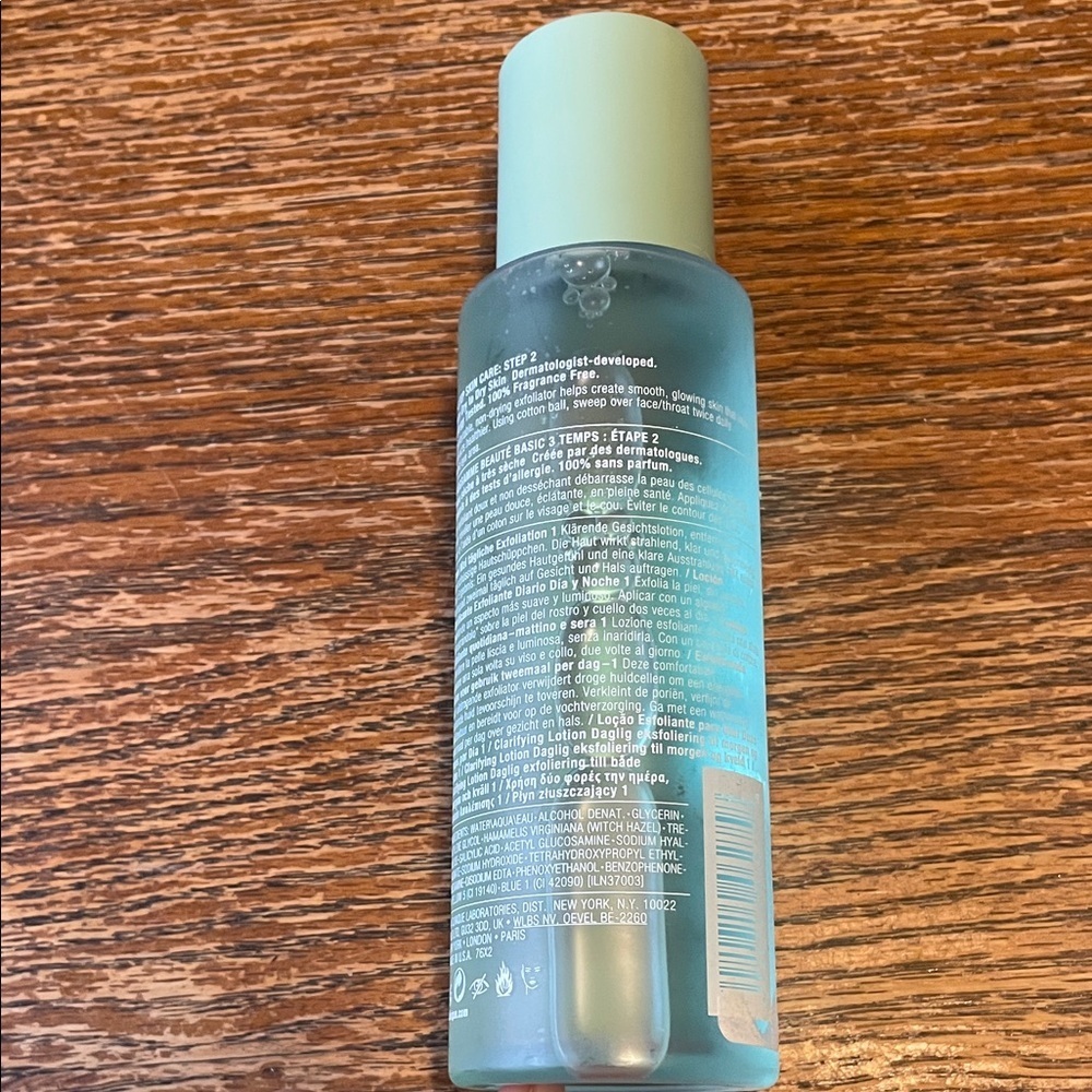 Clinique Clarifying Lotion in Aqua Blue - Picture 2 of 3